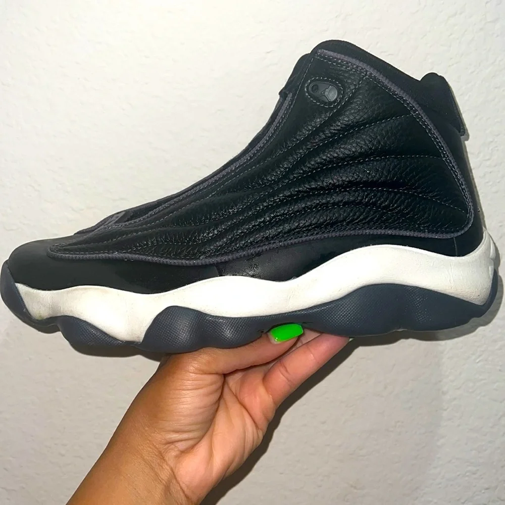 Men Jordan sneaker - Picture 1 of 2